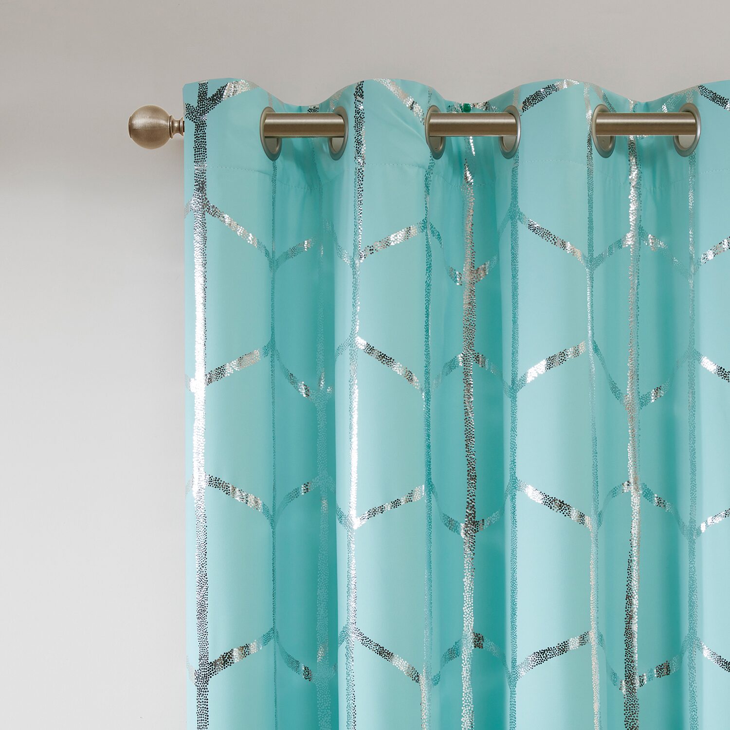 Intelligent Design Khloe Metallic Geometric Printed Grommet Top Energy Saving 100% Blackout Single Curtain Panel