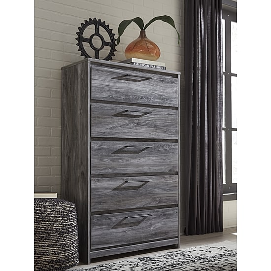 Signature Design by Ashley Baystorm 5-Drawer Chest in Dark Gray