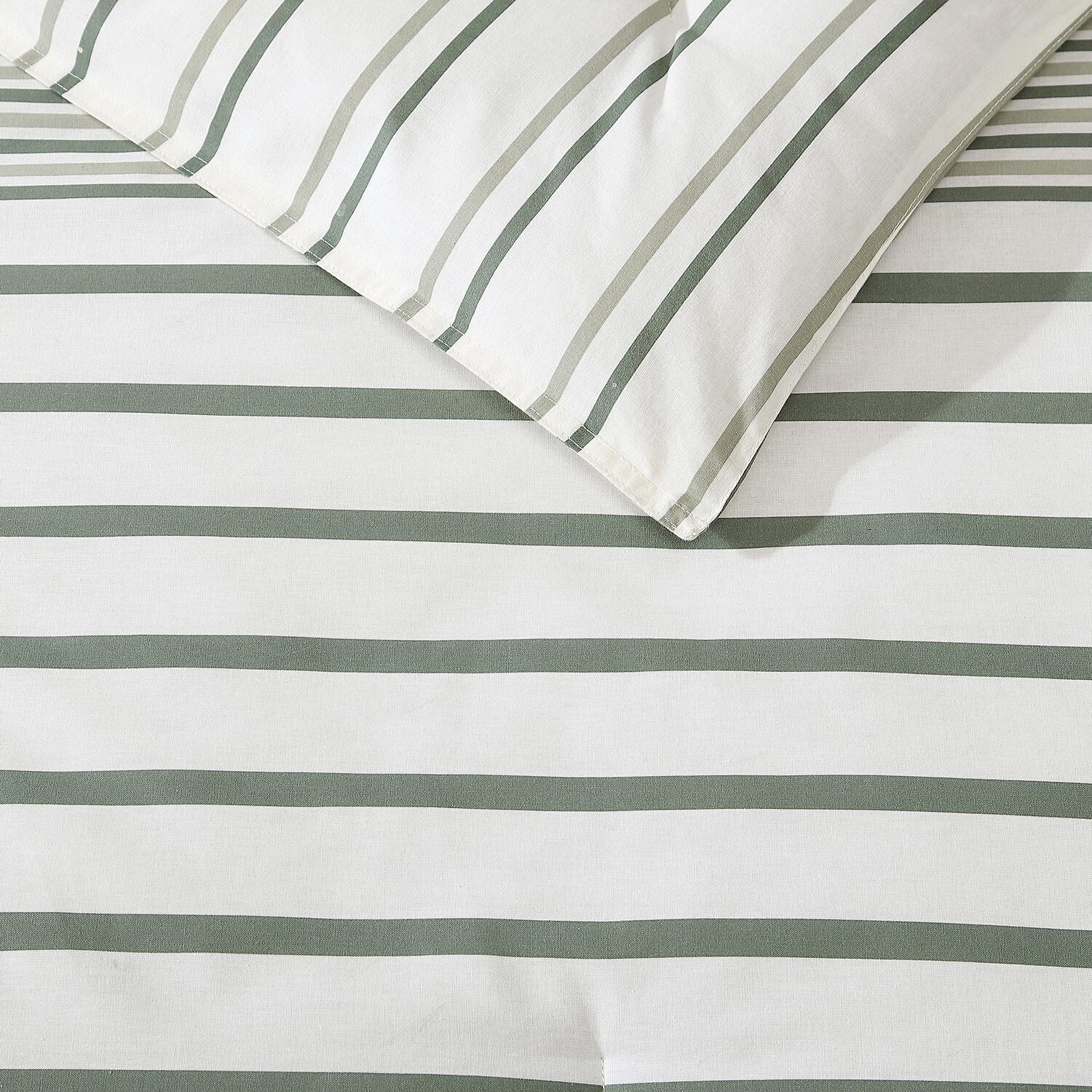 Eddie Bauer Cooper Stripe Midweight Easy Care Comforter Set