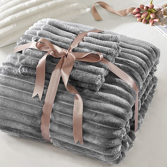 510 Design Avril Fluffy Ribbed Plush Midweight Comforter Set