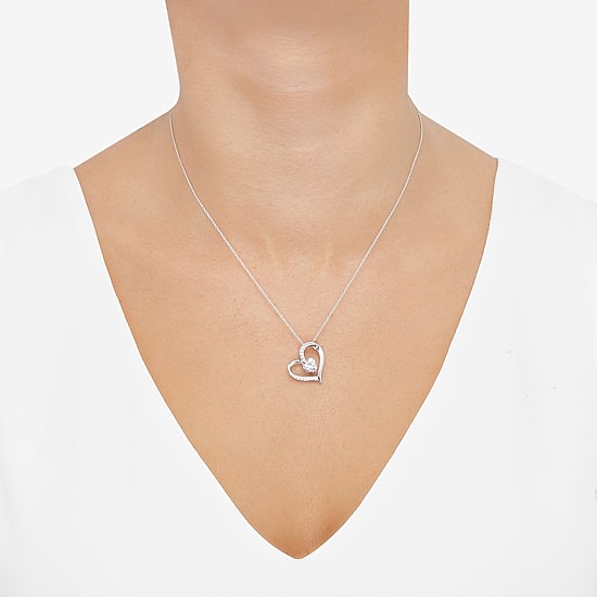 Diamonart Womens White Cubic Zirconia Sterling Silver Heart 18 Inch Pendant Necklace