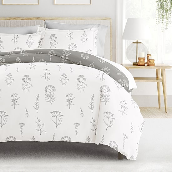 Casual Comfort Patterned Down Alternative Complete Bedding Set with Sheets