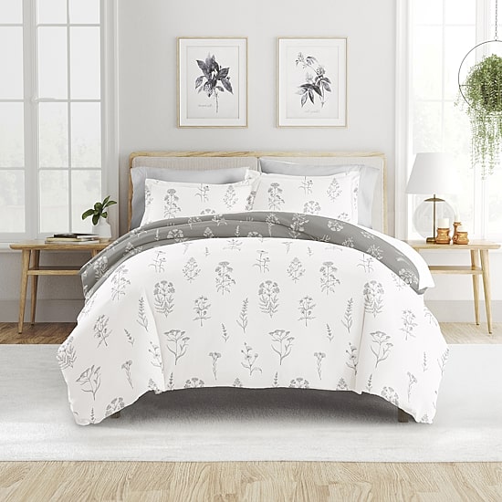 Casual Comfort Patterned Down Alternative Complete Bedding Set with Sheets