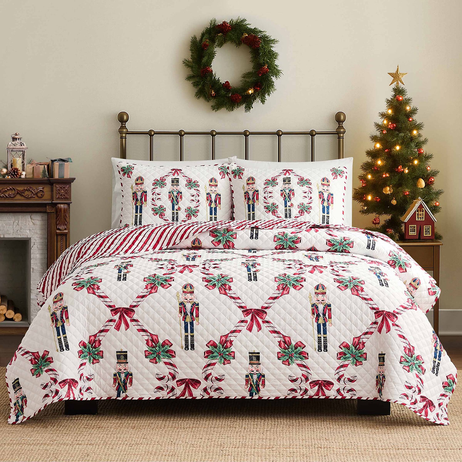 Avanti Nutcracker Set Reversible Quilt