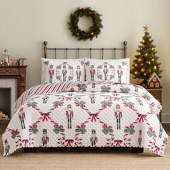 Avanti Nutcracker Set Reversible Quilt