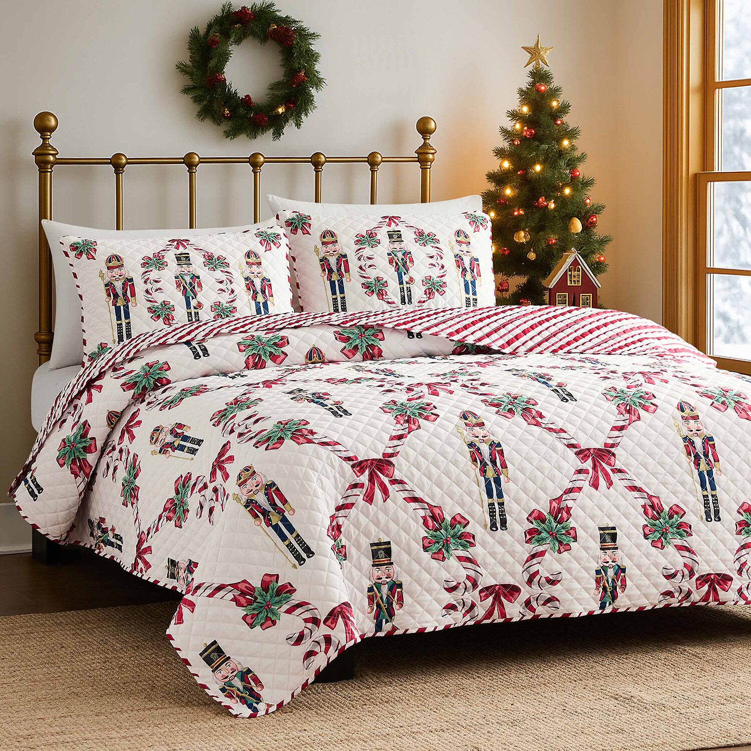 Avanti Nutcracker Set Reversible Quilt