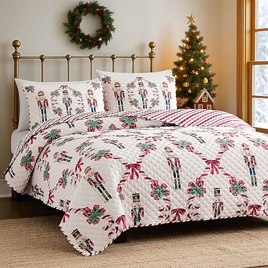 Avanti Nutcracker Set Reversible Quilt