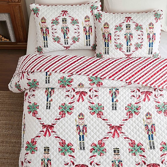 Avanti Nutcracker Set Reversible Quilt