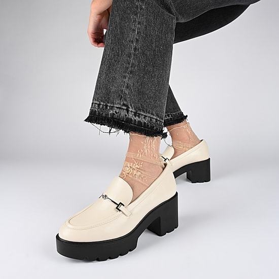 Journee Collection Kezziah Womens Moc Closed Toe Block Heel Pumps