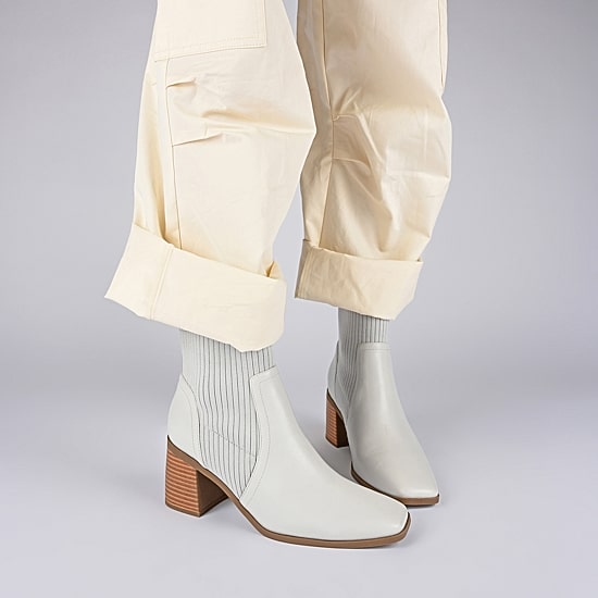 Journee Collection Womens Harlowe Stacked Heel Booties