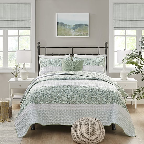 Madison Park Evian Seersucker 4-pc. Hypoallergenic Quilt Set