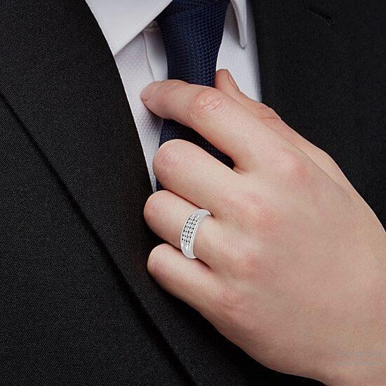Mens 1/8 CT. T.W. Natural Diamond 10K Gold Wedding Band