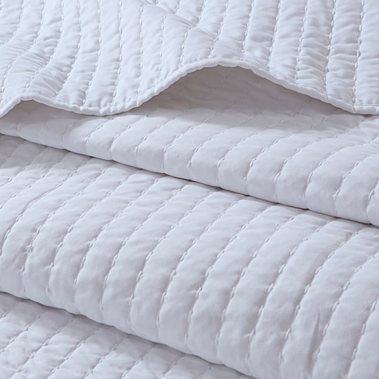 Madison Park Jaxson 3-Pc Quilt Set with Breathable Cotton-rich Blend Filling