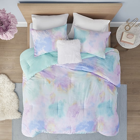 Intelligent Design Karissa Midweight Comforter Set with decorative pillow