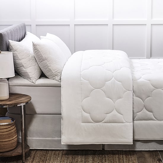 Allied Home Billowy Clouds Quilted Midweight Down Alternative Hypoallergenic Comforter