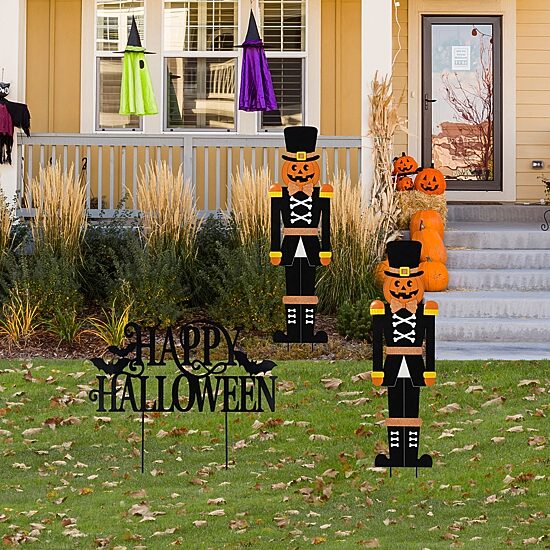 Glitzhome 32"H Halloween Metal Nutcracker And Happy Halloween Halloween Yard Art