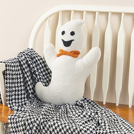 Glitzhome 18"H Halloween Hooked Ghost Shaped Throw Pillow