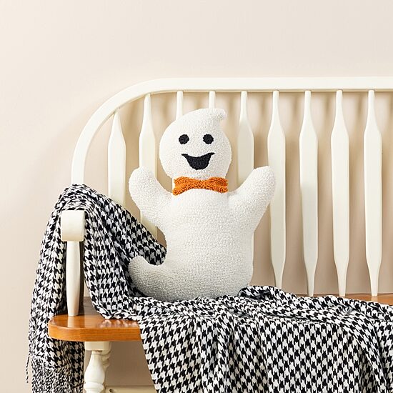 Glitzhome 18"H Halloween Hooked Ghost Shaped Throw Pillow
