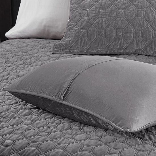 Madison Park Emery 3-Pc Velvet Quilt Set