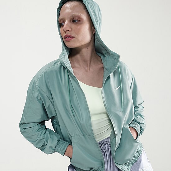 Nike Womens Lightweight Windbreaker