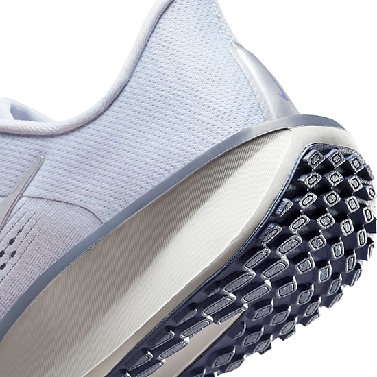 Nike Quest 6 Womens Running Shoes