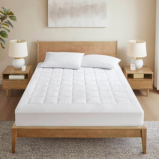 Madison Park Cloud Soft Plush Waterproof Quilted Mattress Pad