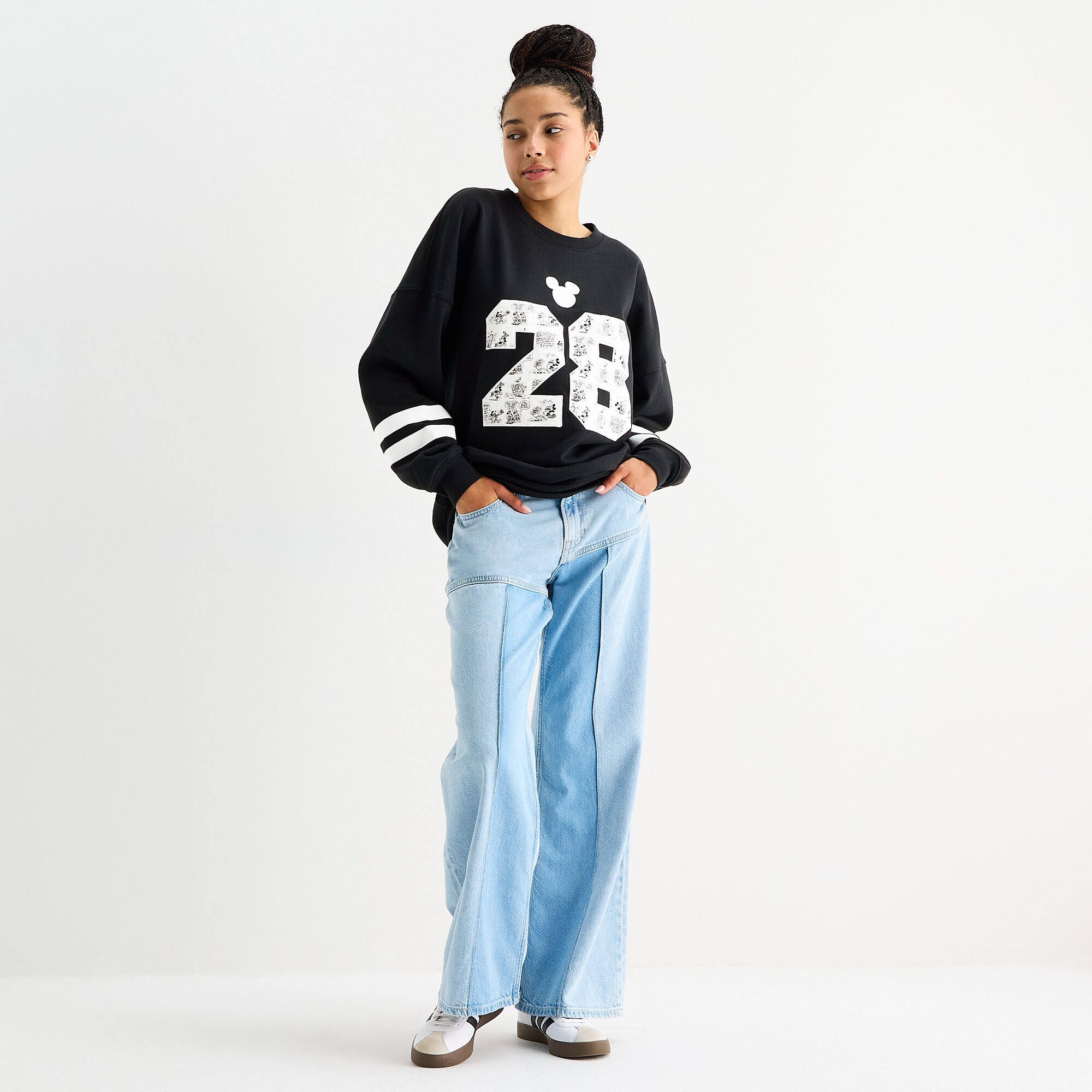 Womens Juniors Crew Neck Long Sleeve Mickey and Friends Sweatshirt