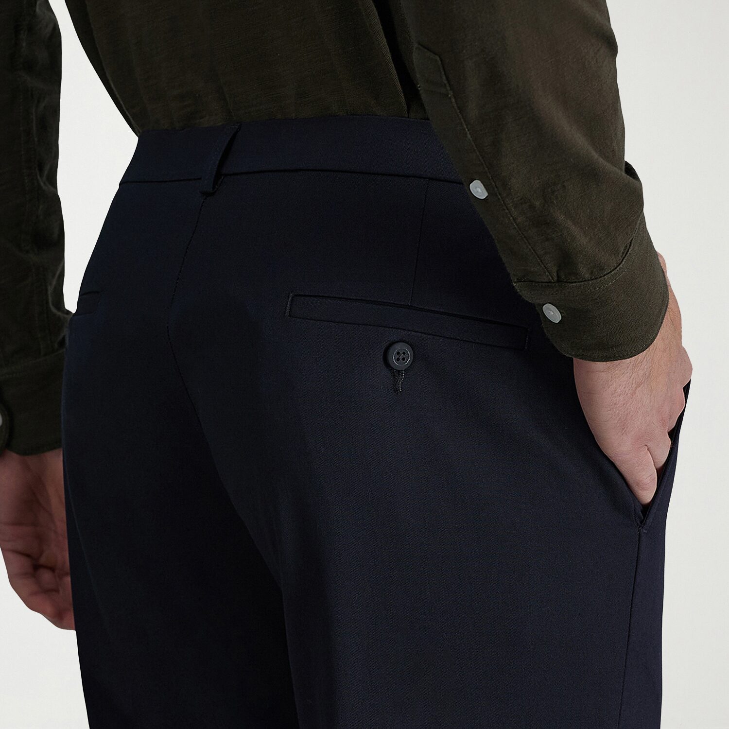 Haggar Wrinkle Free Performance Khaki Mens Straight Fit Flat Front Pant