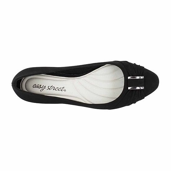 Easy Street Eloise Womens Round Closed Toe Block Heel Pumps
