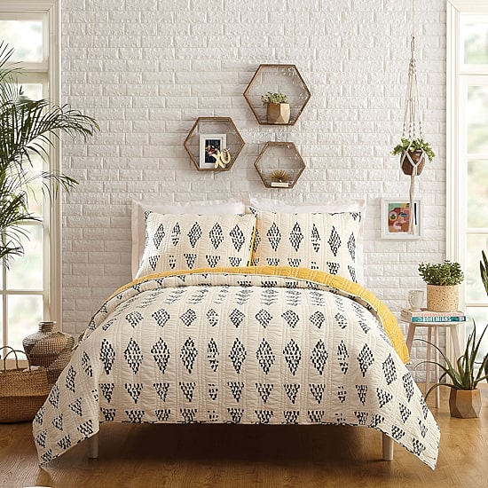 JUNGALOW by Justina Blakeney Prosperity Reversible Quilt Set