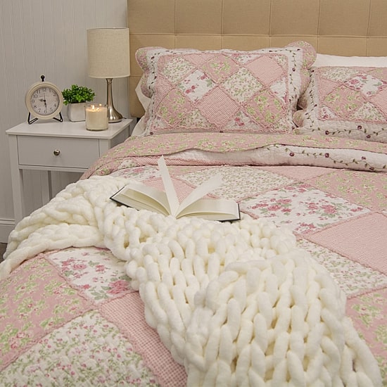 Donna Sharp Strawberry Garden 3-pc. Hypoallergenic Quilt Set