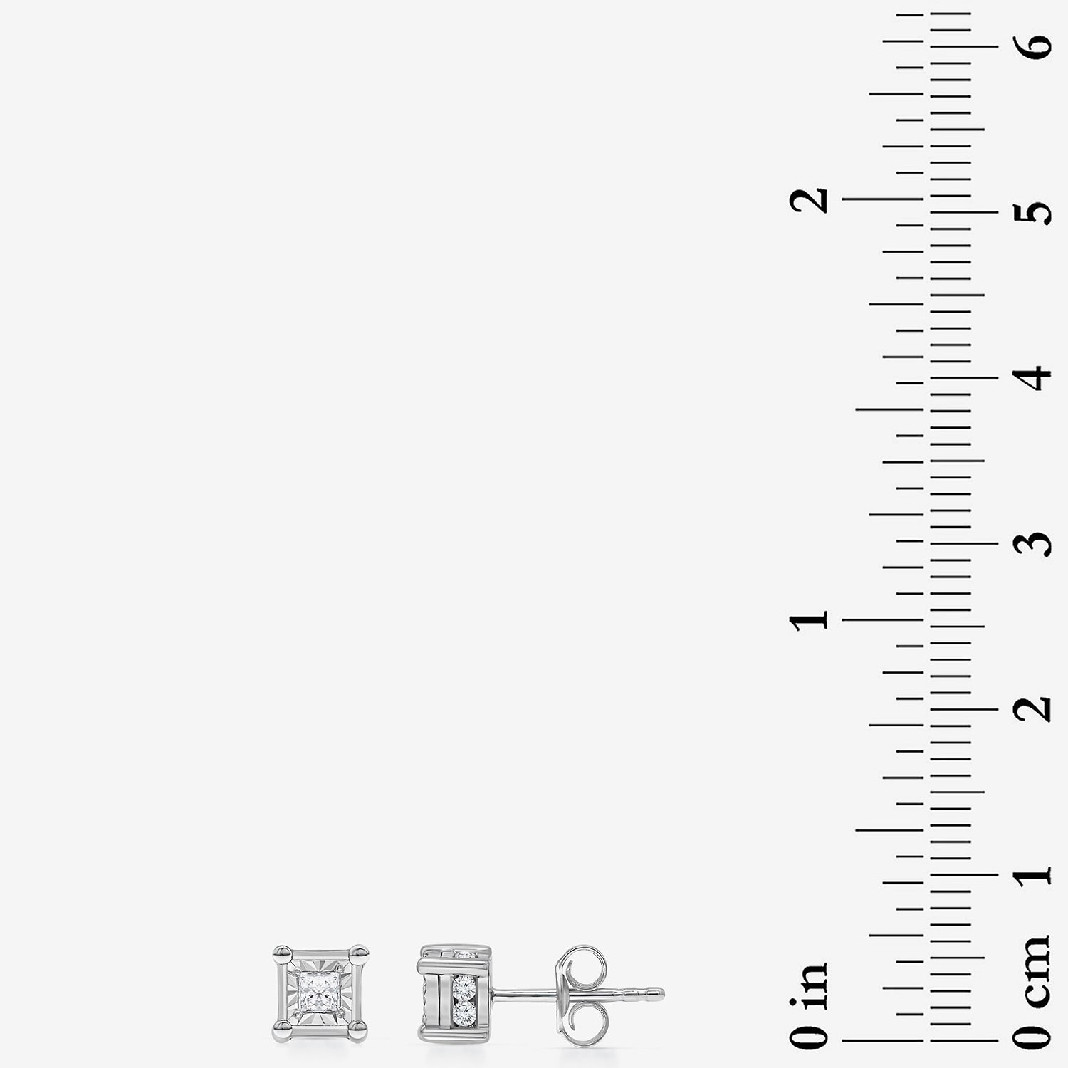 (I / I1) 1/2 CT. T.W. Lab-Grown White Diamond 10K White Gold Round Stud Earrings