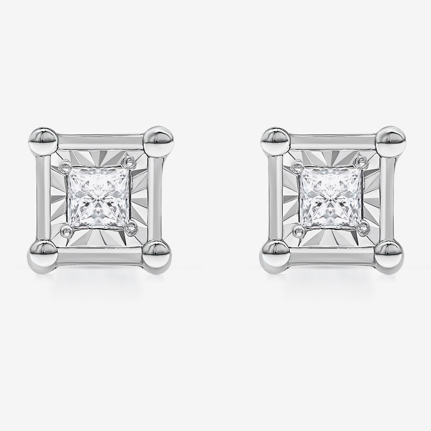 (I / I1) 1/2 CT. T.W. Lab-Grown White Diamond 10K White Gold Round Stud Earrings