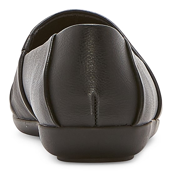 Baretraps Piper Womens Round Closed Toe Slip-On Shoe