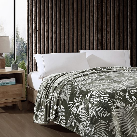 Eddie Bauer Fern Garden Plush fleece Blanket