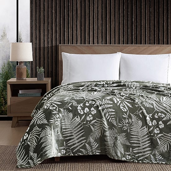 Eddie Bauer Fern Garden Plush fleece Blanket