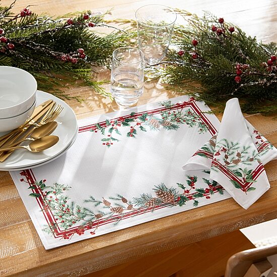  Threadmade Winter Berry 4-pc. Napkins