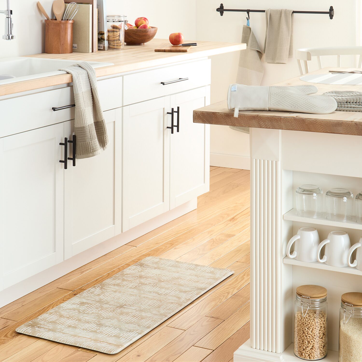 Town And Country Boho Diamond 18" X 39" Indoor Rectangular Kitchen Mat