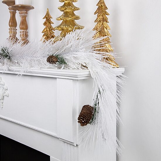 Northlight 6ft Flocked Artificial With Pine Cones Flocked Christmas Indoor Garland