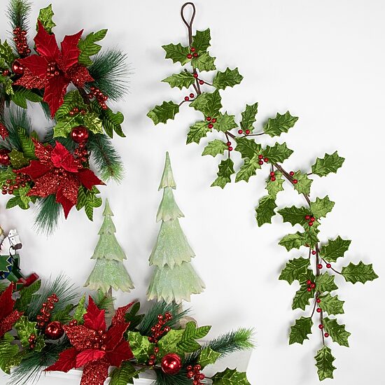 Northlight 4ft Glittered Holly With Berry Christmas Indoor Garland
