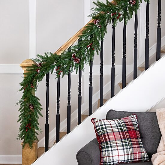 Northlight 7ft Wind River Fir With Glittered Pinecones Artificial Christmas Indoor Garland