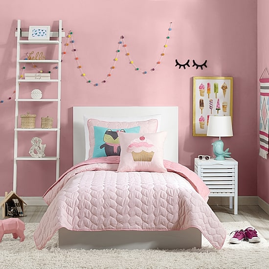 Urban Playground Helaine Quilt Set