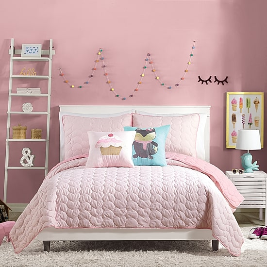 Urban Playground Helaine Quilt Set