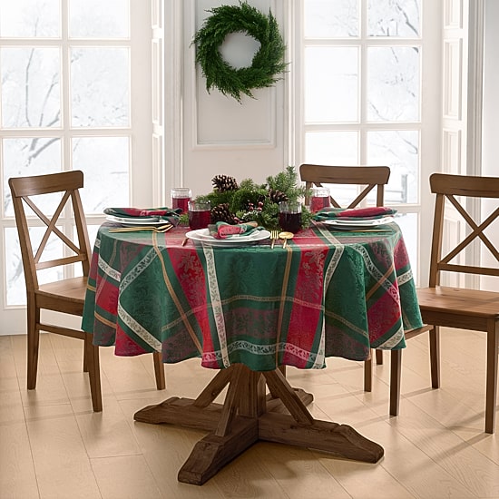 Threadmade Merry and Festive Round Oval Tablecloth