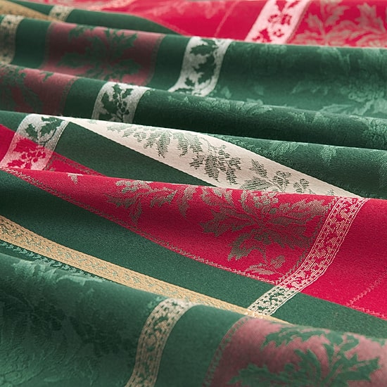 Threadmade Merry and Festive Round Oval Tablecloth