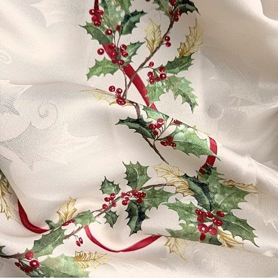 Villeroy & Boch Winter Bows and Garland Round/Oval Tablecloth