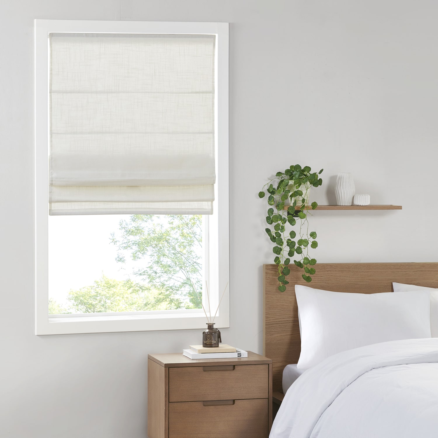 Madison Park Suvi Linen Blend Cordless Light-Filtering Roman Shade