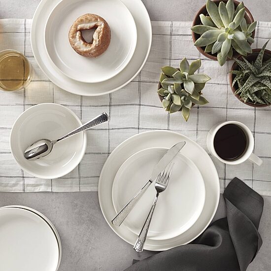 Oneida Etta 20-pc. Flatware Set