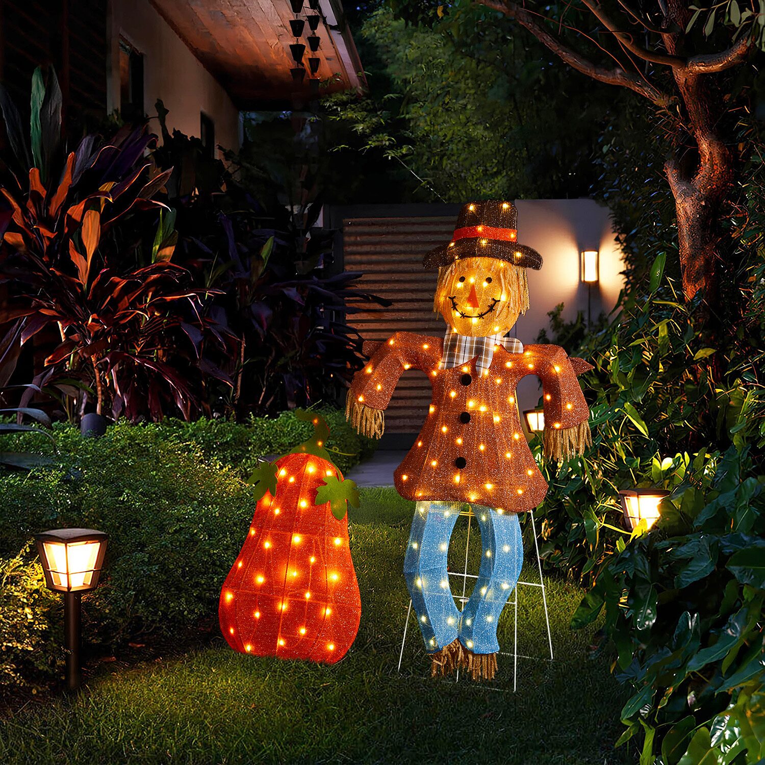 Glitzhome Lighted Fall 2.5d Scarecrow & Pumpkin Outdoor Décor Thanksgiving Inflatable