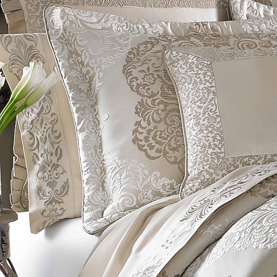 Queen Street Lambert 4-pc. Damask + Scroll Comforter Set
